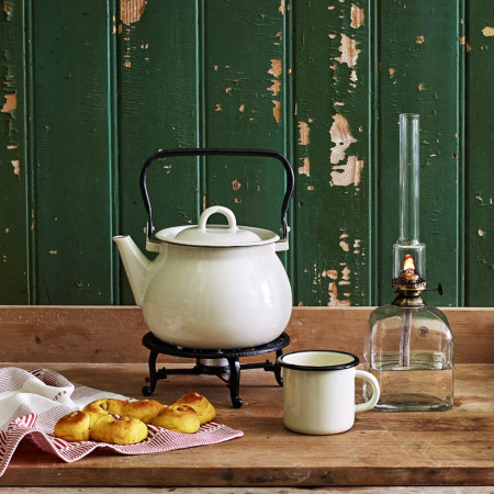 Smaltovaný čajník Enamel Vintage White