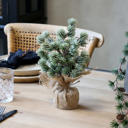 Umelý stromček - zasnežený céder Chic 30 cm