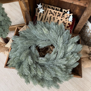 Bohatý veniec s 3D ihličím 45 cm