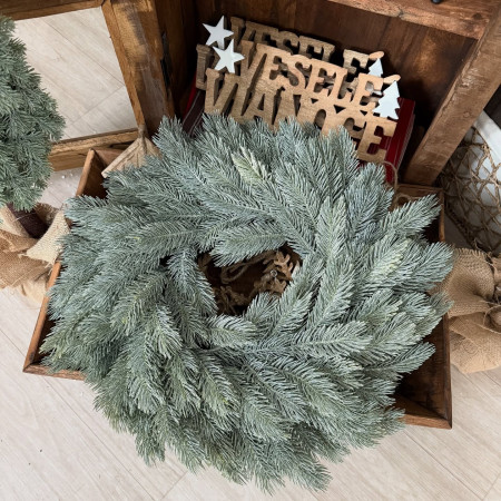 Bohatý veniec s 3D ihličím 45 cm