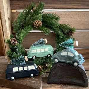 Auto so stromčekom Dark Green