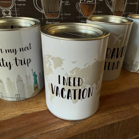 Kovová pokladnička I Need Vacation
