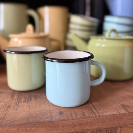 Smaltovaný hrnček 350 ml - svetlomodrý